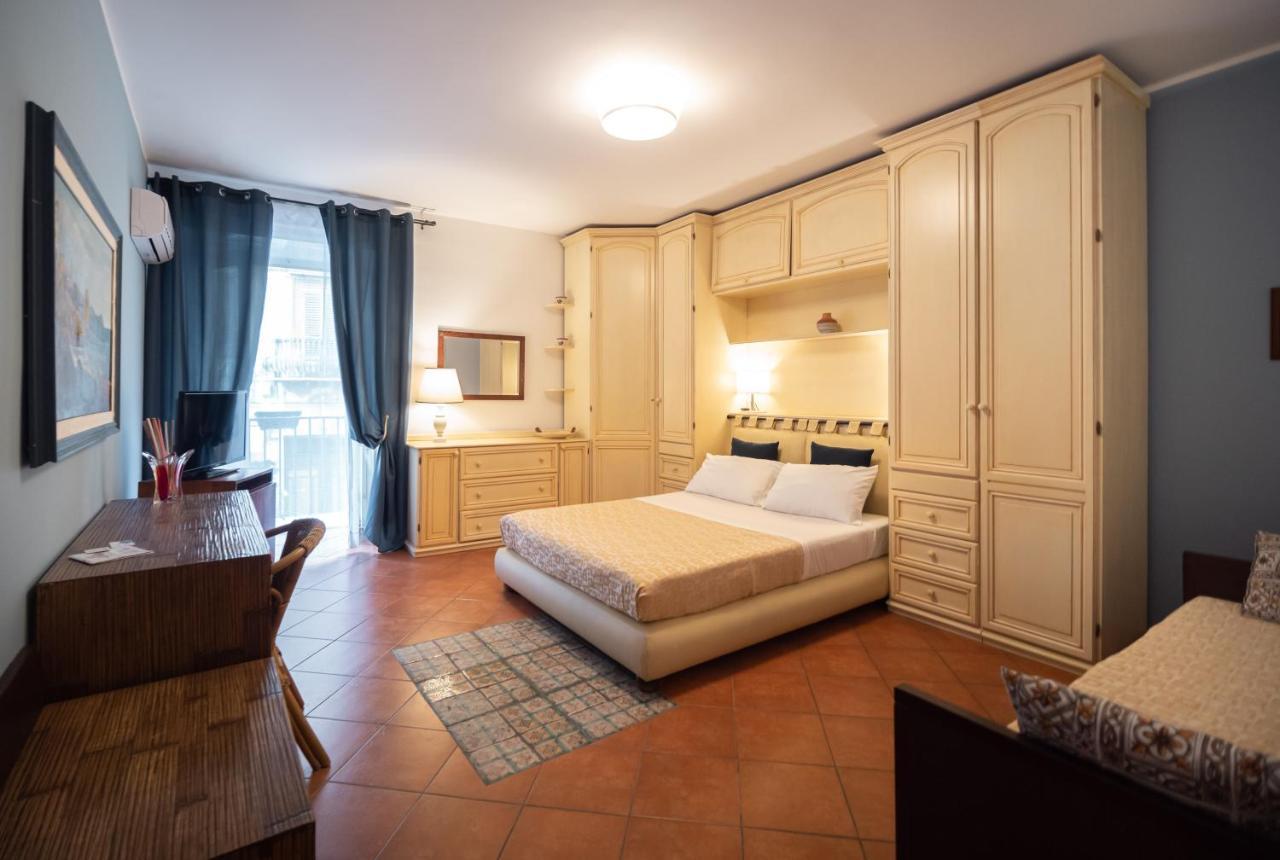 Kalamarina Rooms Palermo Exterior photo