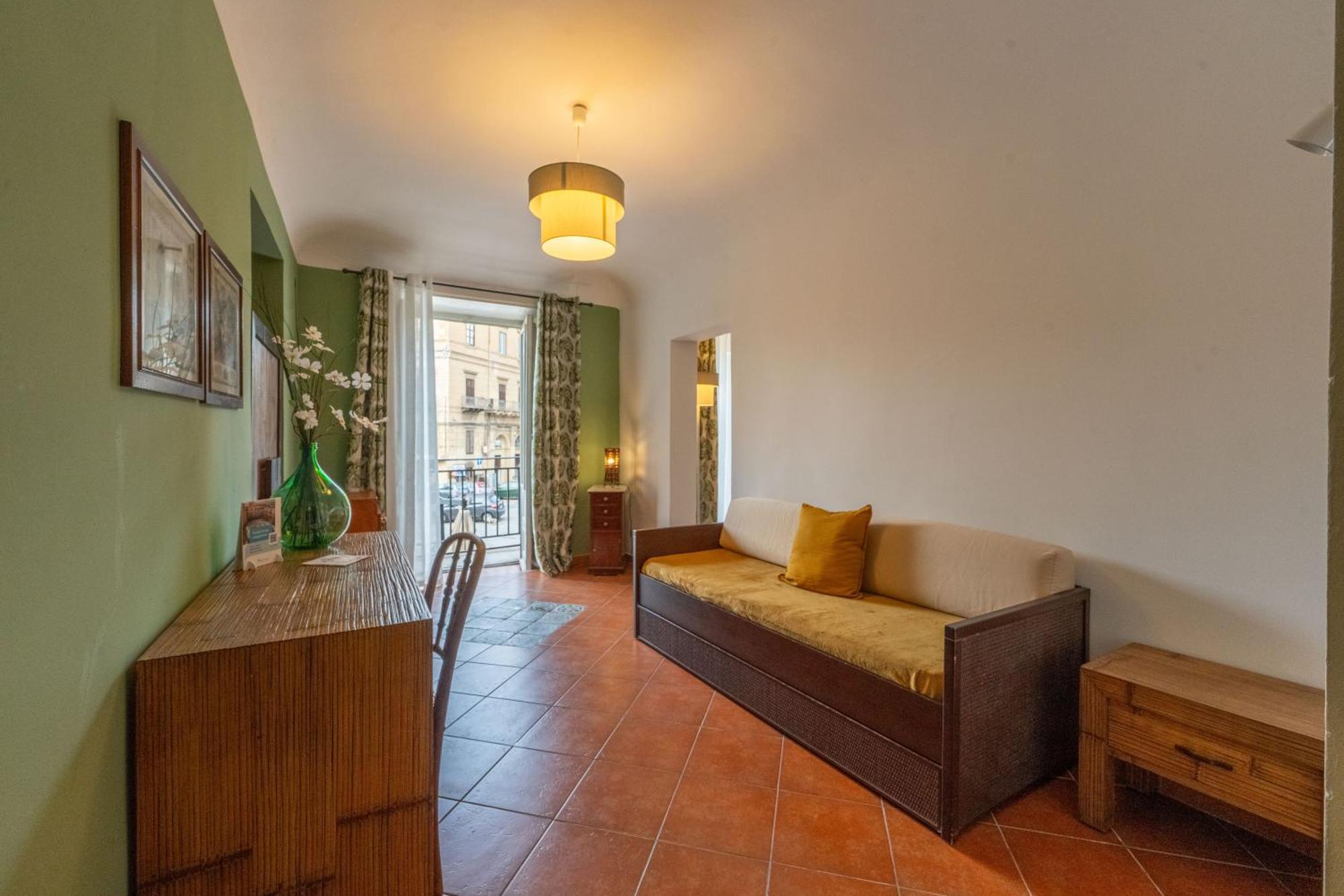 Kalamarina Rooms Palermo Exterior photo